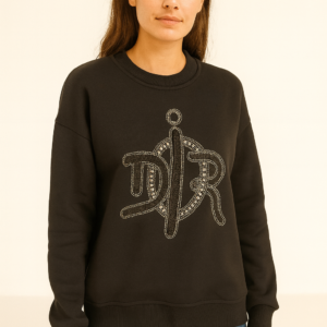 Блуза с камъни и капси